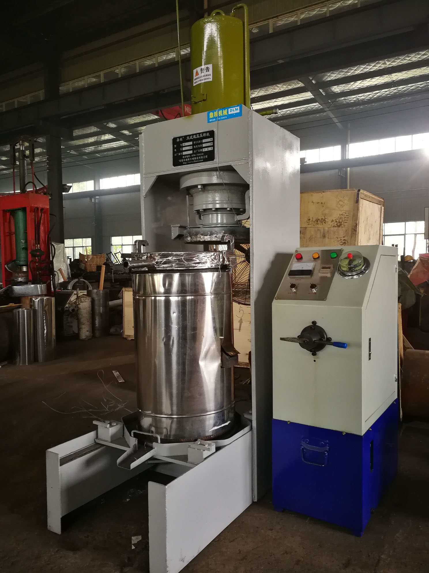 不銹鋼超高壓立式液壓壓榨機，果汁壓榨機，果渣壓榨機，藥材壓榨，油渣處理，白土壓榨